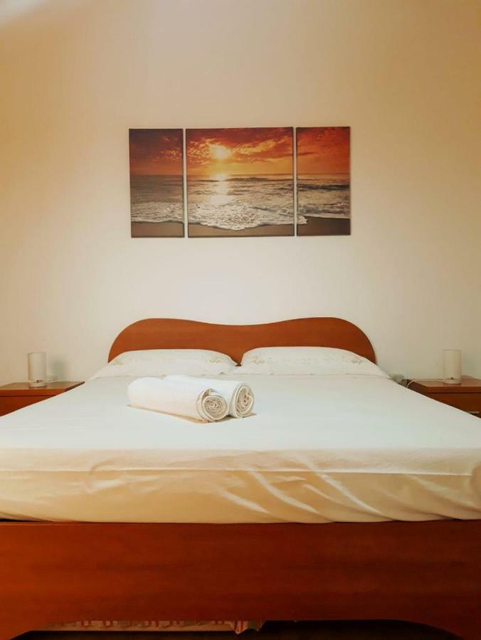 Casa Vacanze Sonia Torre Lapillo Exterior foto