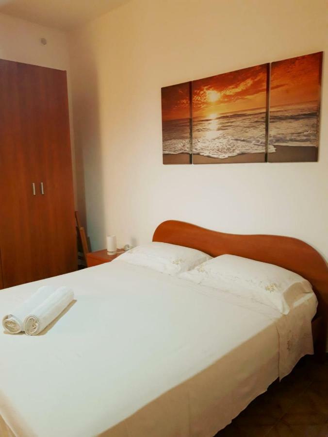 Casa Vacanze Sonia Torre Lapillo Exterior foto